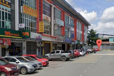 Kulai / Jalan Dataran Kulai / Empire Square / 3 Storey Shoplot