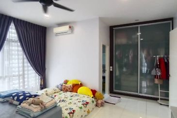 Johor Bahru Bukit Indah Double Storey Corner Lot@Avenue26 /Fully Furnished 