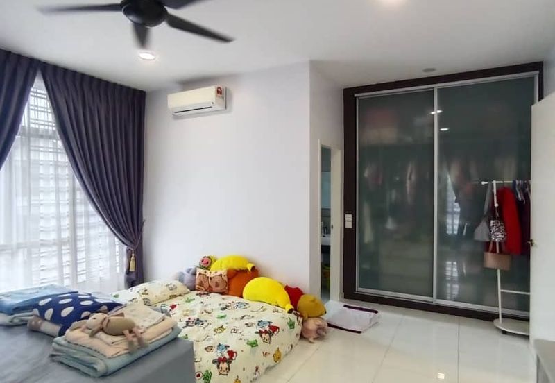 Johor Bahru Bukit Indah Double Storey Corner Lot@Avenue26 /Fully Furnished 
