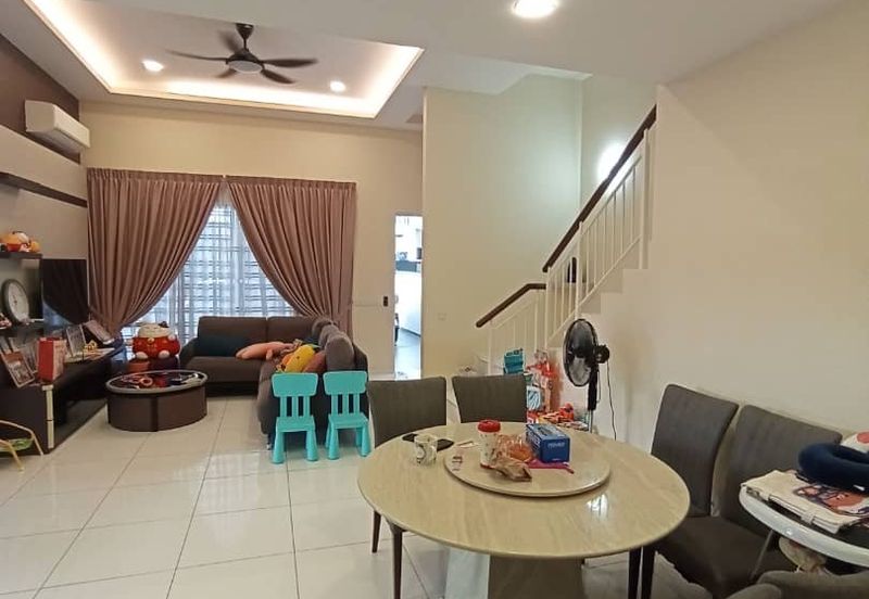Johor Bahru Bukit Indah Double Storey Corner Lot@Avenue26 /Fully Furnished 