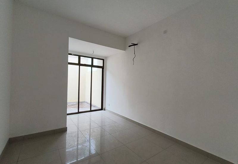 Kulai / Bandar Putra / IOI Gate B / Jalan Ceria / Double Storey Cluster House 