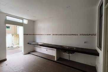 Kulai / Bandar Putra / IOI Gate B / Jalan Ceria / Double Storey Cluster House 