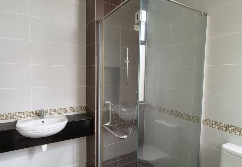 Kulai / Bandar Putra / IOI Gate B / Jalan Ceria / Double Storey Cluster House 