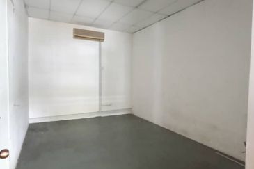 Senai / Taman Scientex Senai / Jalan Scientex Jaya  / 1.5 Storey Cluster Factory / Light Industry / G&G