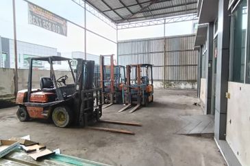 Senai / Taman Scientex Senai / Jalan Scientex Jaya  / 1.5 Storey Cluster Factory / Light Industry / G&G