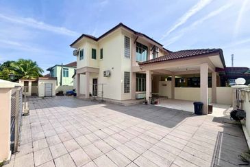 Skudai / Taman Mutiara Rini / Jalan Bakti / Double Storey Corner Lot