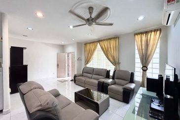 Skudai / Taman Mutiara Rini / Jalan Bakti / Double Storey Corner Lot