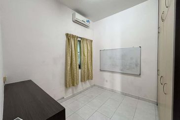 Skudai / Taman Mutiara Rini / Jalan Bakti / Double Storey Corner Lot