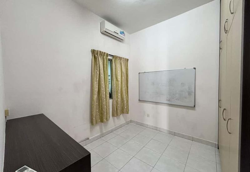 Skudai / Taman Mutiara Rini / Jalan Bakti / Double Storey Corner Lot