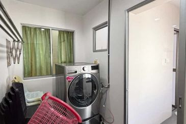 Skudai / Taman Mutiara Rini / Jalan Bakti / Double Storey Corner Lot