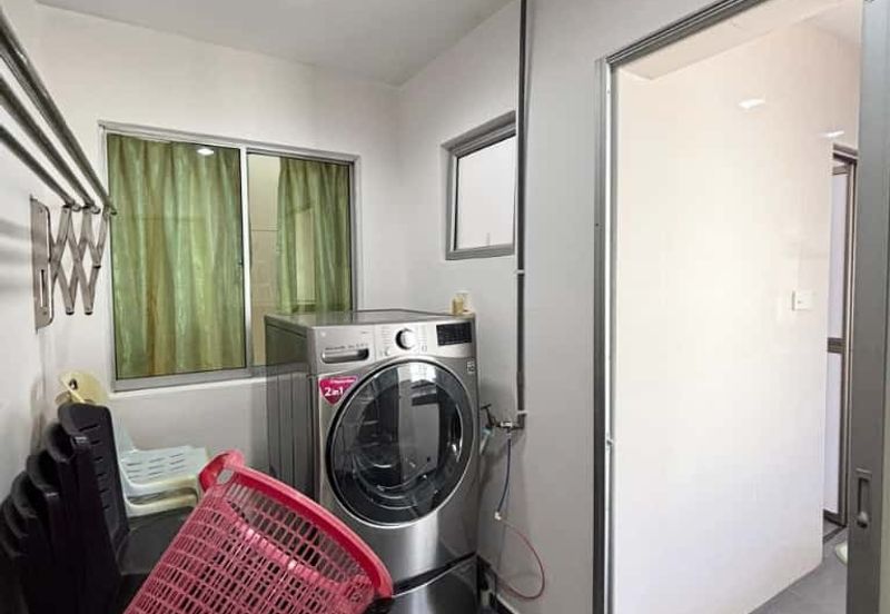 Skudai / Taman Mutiara Rini / Jalan Bakti / Double Storey Corner Lot