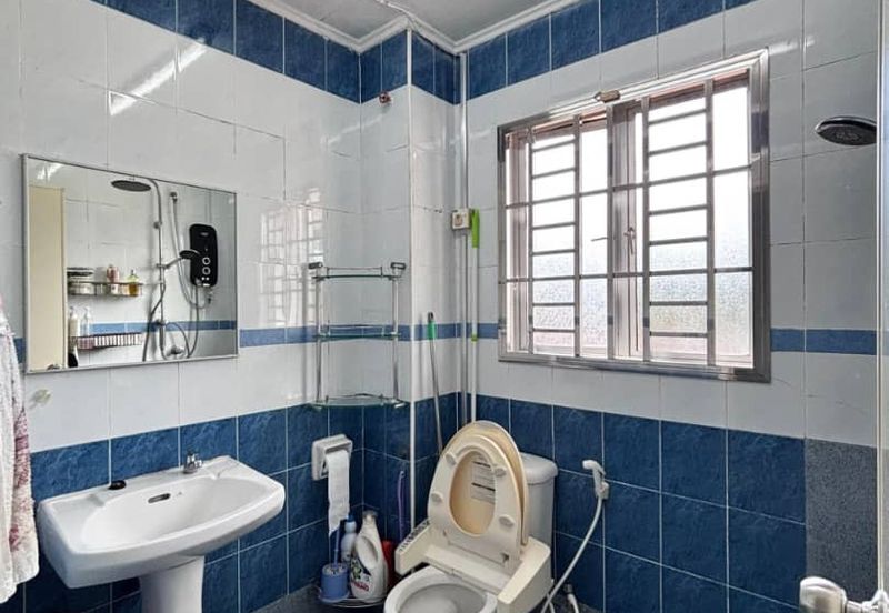 Skudai / Taman Mutiara Rini / Jalan Bakti / Double Storey Corner Lot