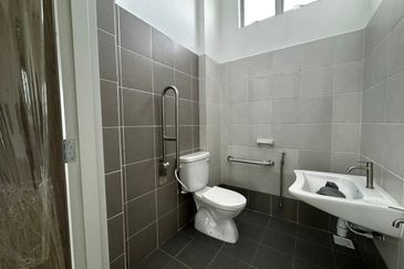 Kuldi / Senai 29 / Taman Desa Idaman / Semi Detached Factory 