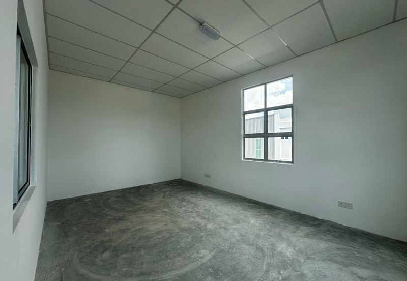 Kuldi / Senai 29 / Taman Desa Idaman / Semi Detached Factory 