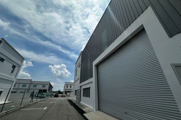 Kuldi / Senai 29 / Taman Desa Idaman / Semi Detached Factory 