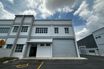 Kuldi / Senai 29 / Taman Desa Idaman / Semi Detached Factory 