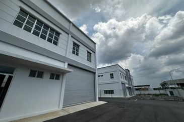 Kuldi / Senai 29 / Taman Desa Idaman / Semi Detached Factory 