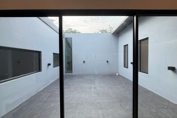 Iskandar Puteri / Leisure farm X Lorong Polo X / Single storey Bungalow w lap pool