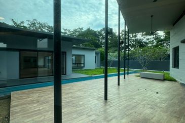 Iskandar Puteri / Leisure farm X Lorong Polo X / Single storey Bungalow w lap pool 