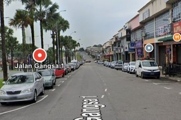 Kulai / KCC Jalan Gangsa 1 / Double Storey Shoplot / Ground Floor only 