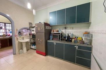 Kulai / Bandar Putra / Jalan Kasawari / 2 Storey Terrace House / Renovated Unit 