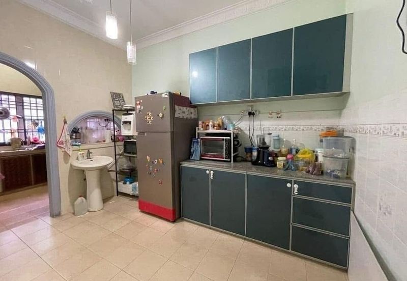 Kulai / Bandar Putra / Jalan Kasawari / 2 Storey Terrace House / Renovated Unit 