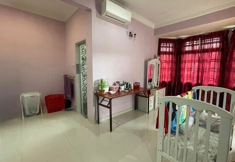 Kulai / Bandar Putra / Jalan Kasawari / 2 Storey Terrace House / Renovated Unit 