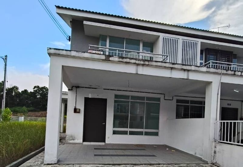 Senai / Taman Scientex Utama / Double Storey Cornerlot / 