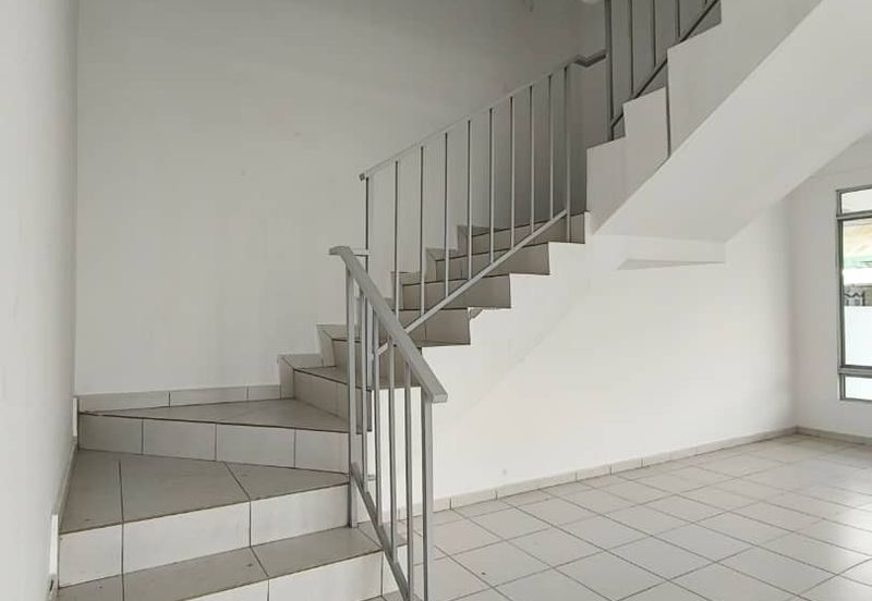 Senai / Taman Scientex Utama / Double Storey Cornerlot / 