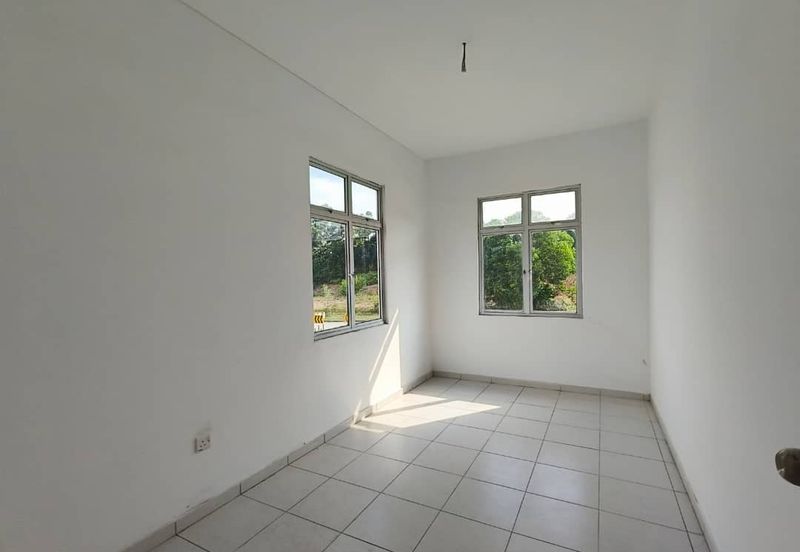 Senai / Taman Scientex Utama / Double Storey Cornerlot / 