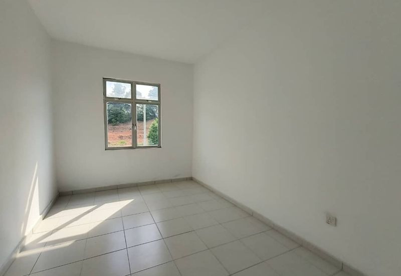 Senai / Taman Scientex Utama / Double Storey Cornerlot / 