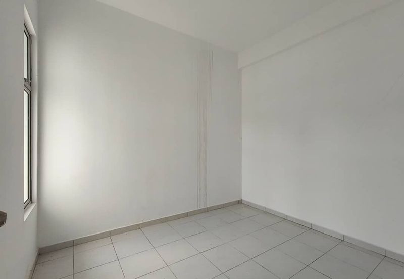 Senai / Taman Scientex Utama / Double Storey Cornerlot / 