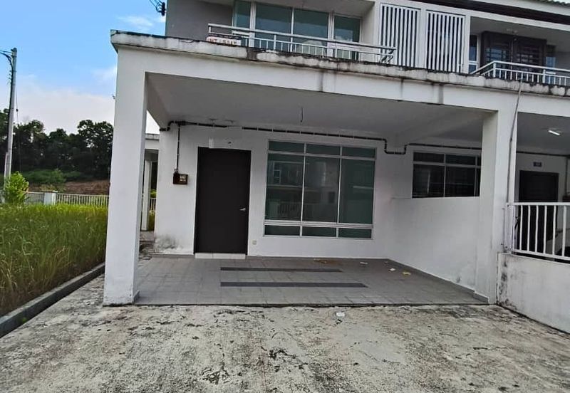 Senai / Taman Scientex Utama / Double Storey Cornerlot / 