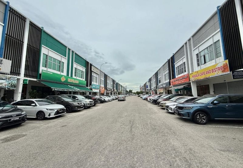 Kulai / Bandar Indahpura Vervocity / Jalan Kiambang / 双层店面出售 2 Storey Shoplot