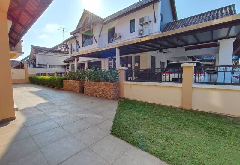 Johor kulai Indahpura Lakeview Residency /Double Storey Semi-D/Renovated/Fully Furnished 