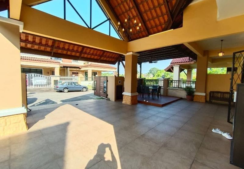 Johor kulai Indahpura Lakeview Residency /Double Storey Semi-D/Renovated/Fully Furnished 