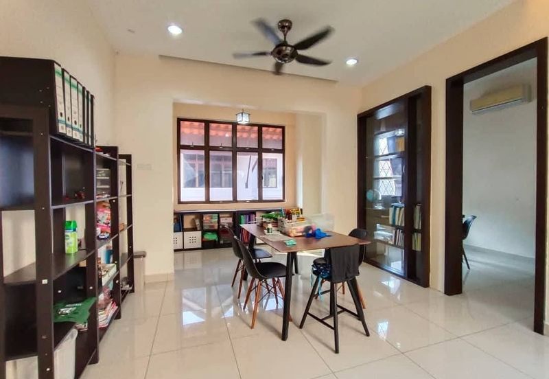 Johor kulai Indahpura Lakeview Residency /Double Storey Semi-D/Renovated/Fully Furnished 