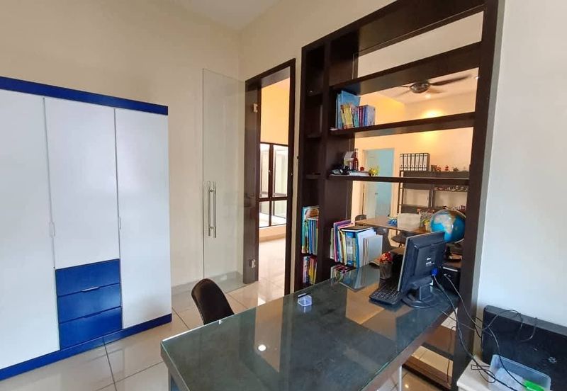 Johor kulai Indahpura Lakeview Residency /Double Storey Semi-D/Renovated/Fully Furnished 