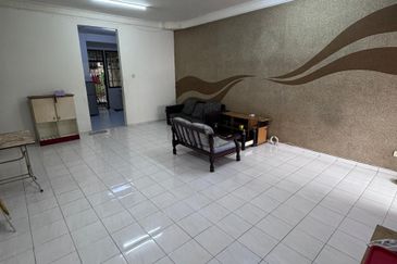 Nusajaya / Taman bukit indah / Johor / Jalan Indah 10 / double storey terrace house