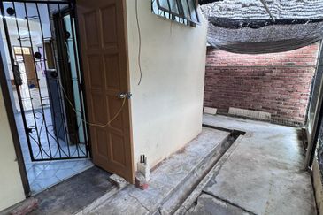Nusajaya / Taman bukit indah / Johor / Jalan Indah 10 / double storey terrace house