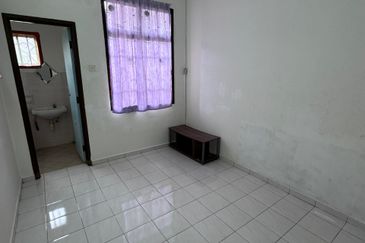 Nusajaya / Taman bukit indah / Johor / Jalan Indah 10 / double storey terrace house