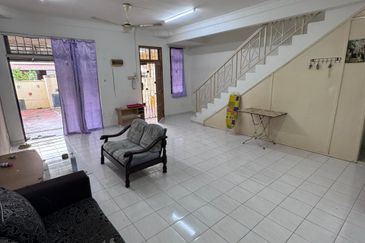 Nusajaya / Taman bukit indah / Johor / Jalan Indah 10 / double storey terrace house