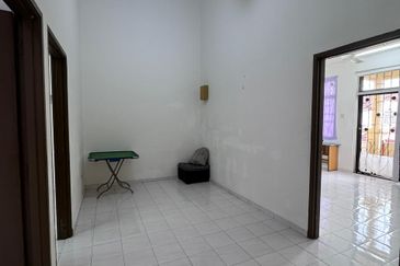 Nusajaya / Taman bukit indah / Johor / Jalan Indah 10 / double storey terrace house