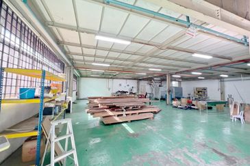 Ulu Tiram/ Desa Cemerlang / Semi Detached Factory / Light Industry