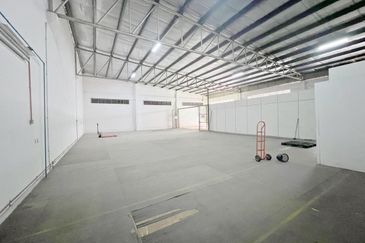 Ulu Tiram/ Desa Cemerlang / Semi Detached Factory / Light Industry