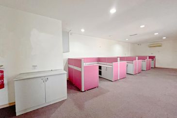 Ulu Tiram/ Desa Cemerlang / Semi Detached Factory / Light Industry