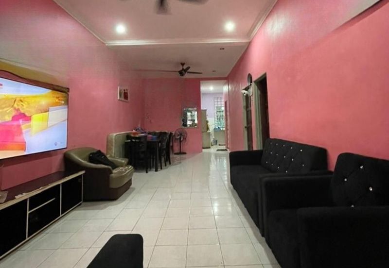 Kulai / Bandar Putra / Jalan Merak / Single Storey Terrace House 