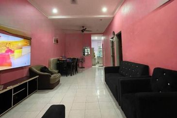 Kulai / Bandar Putra / Jalan Merak / Single Storey Terrace House 