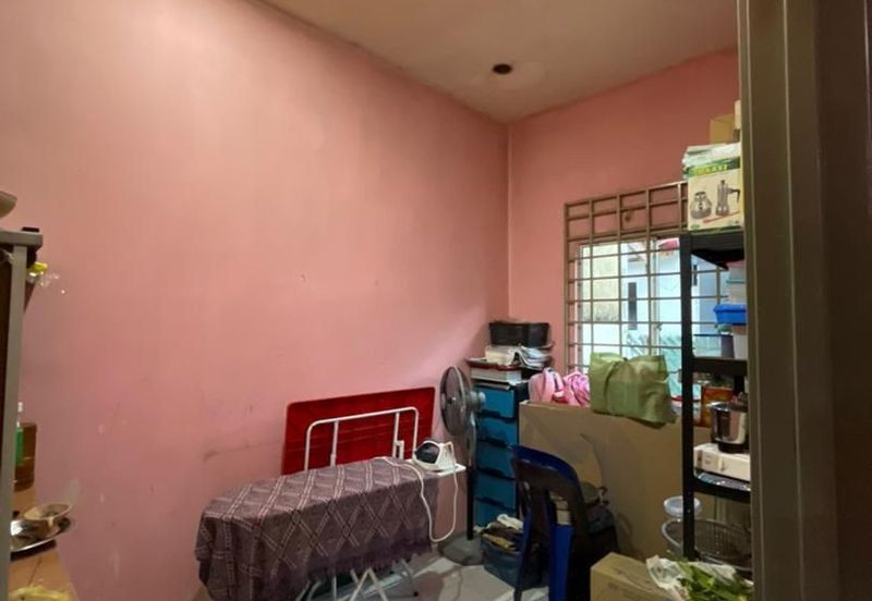 Kulai / Bandar Putra / Jalan Merak / Single Storey Terrace House 