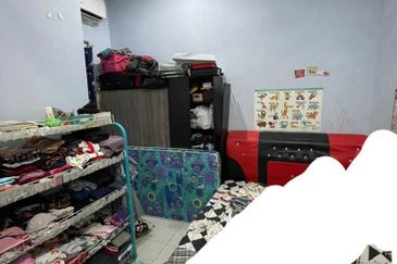 Kulai / Bandar Putra / Jalan Merak / Single Storey Terrace House 